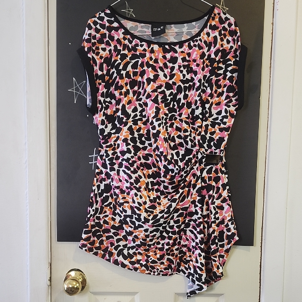 🔥 3/$25 🔥P2P 22" Women's Multicolor Printed Top